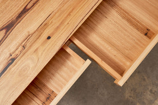 Aurelia Desk